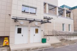 Наличие пандуса с кнопкой вызова